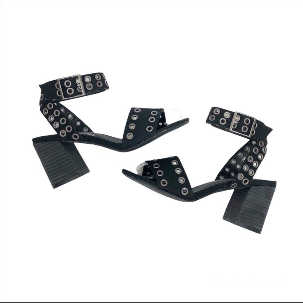 Coconuts by Matisse Demure Stacked Block Heel Sandal Grommets Black Size 6